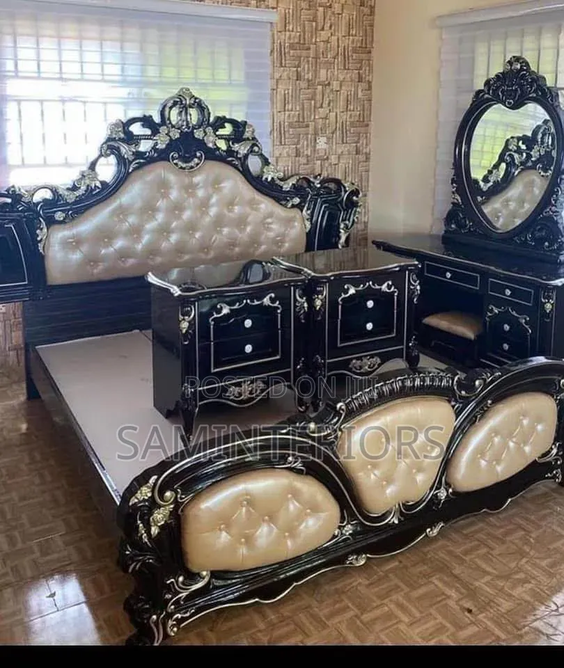 Newly Classic Royal Bed With Dresser