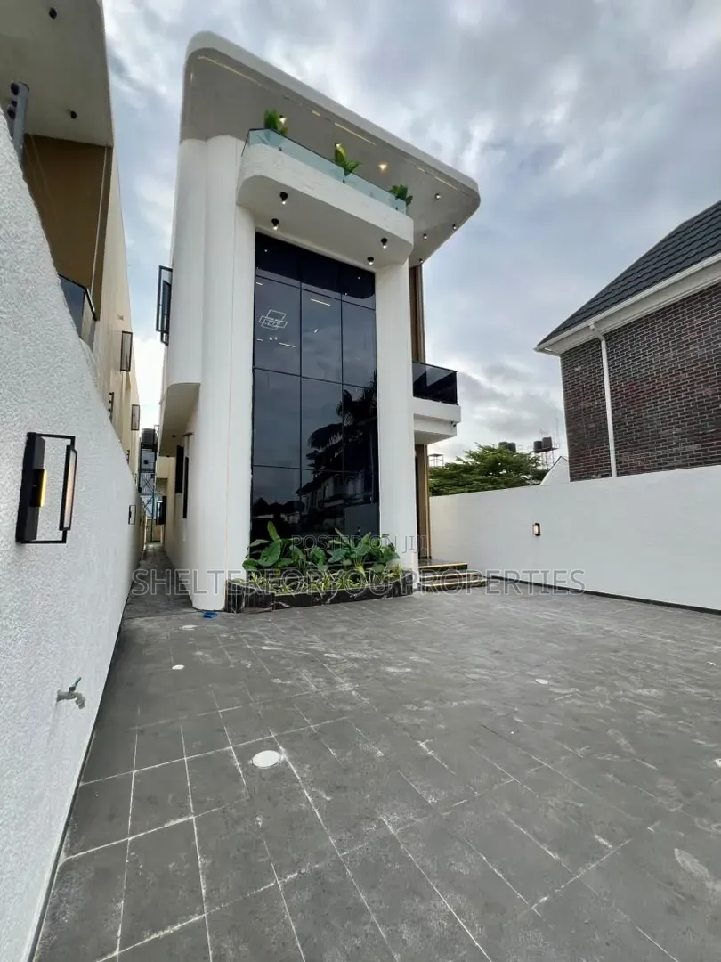 5bdrm House in Chevron for sale