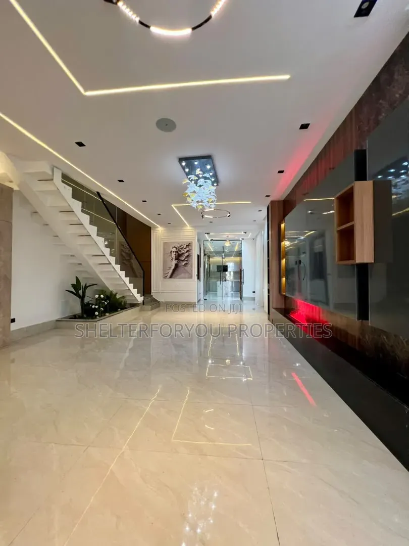 5bdrm House in Chevron for sale