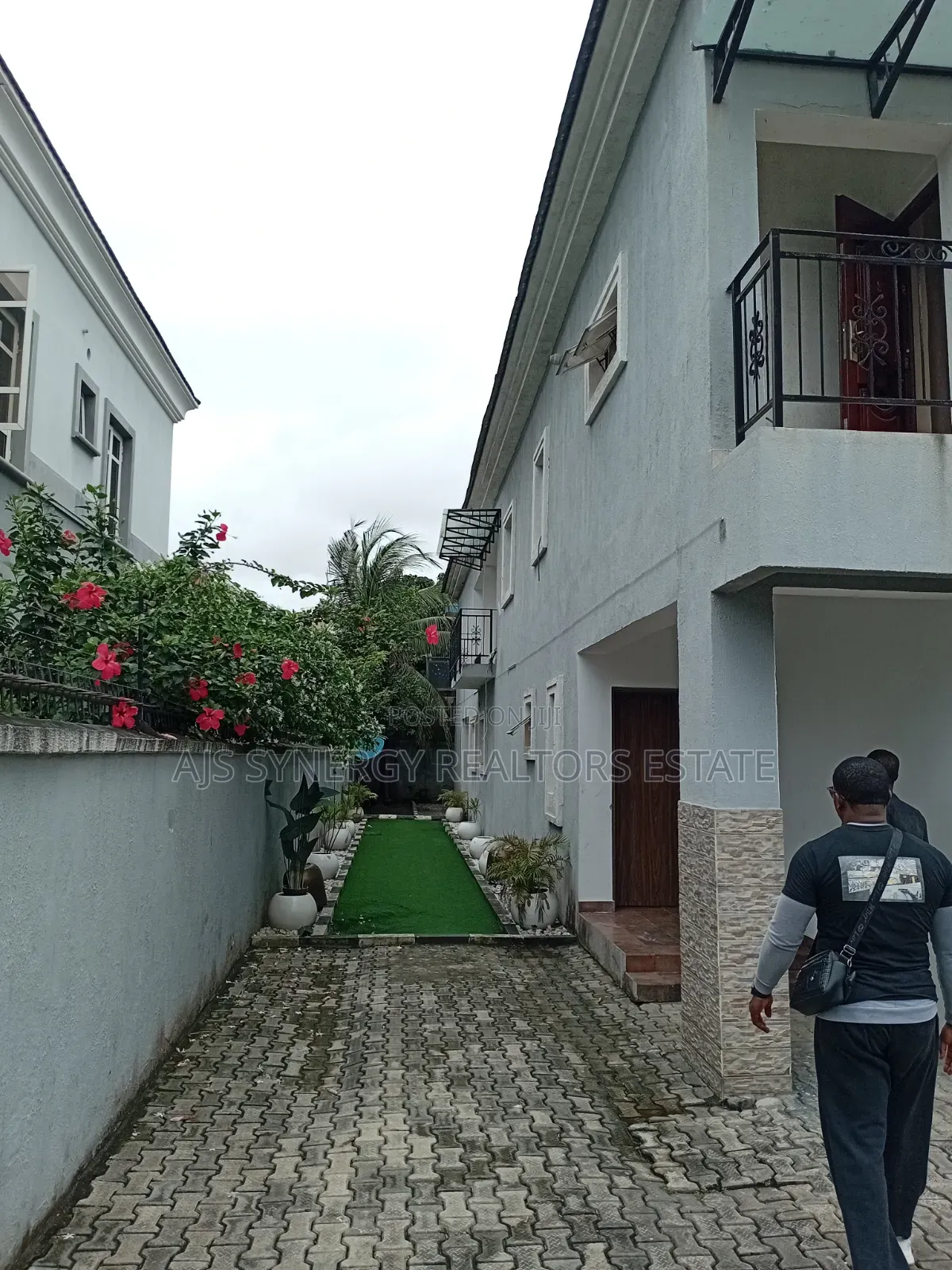 4bdrm Duplex in Lekki Phase 1 for rent