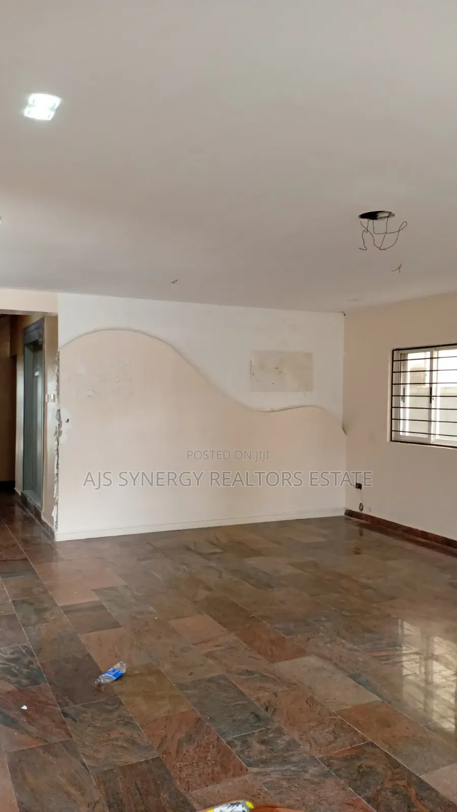 4bdrm Duplex in Lekki Phase 1 for rent