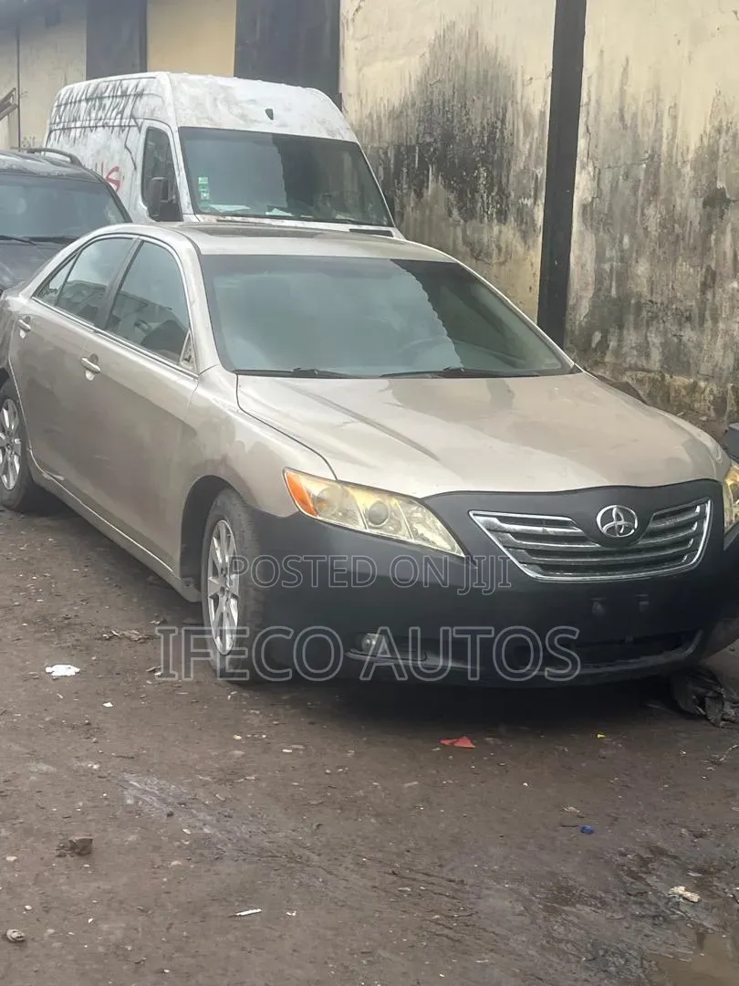 Toyota Camry XLE 4dr Sedan (2.4L 4cyl 5A) 2007 Gold