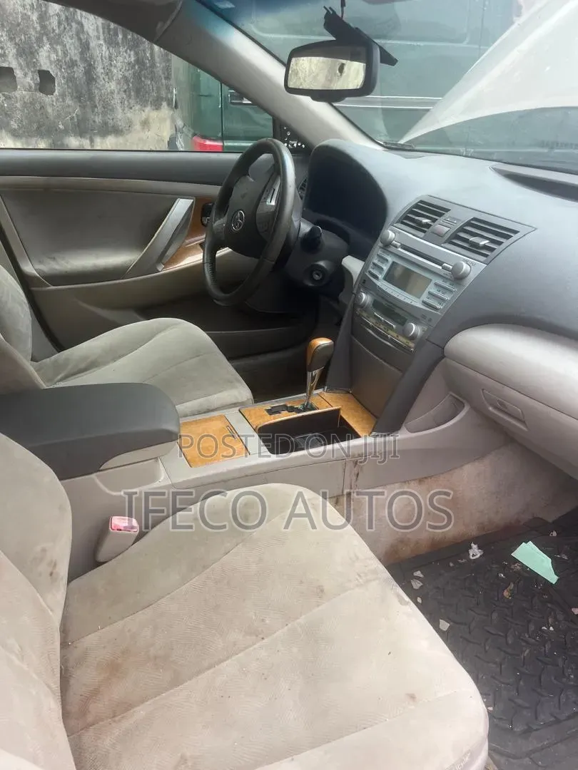 Toyota Camry XLE 4dr Sedan (2.4L 4cyl 5A) 2007 Gold