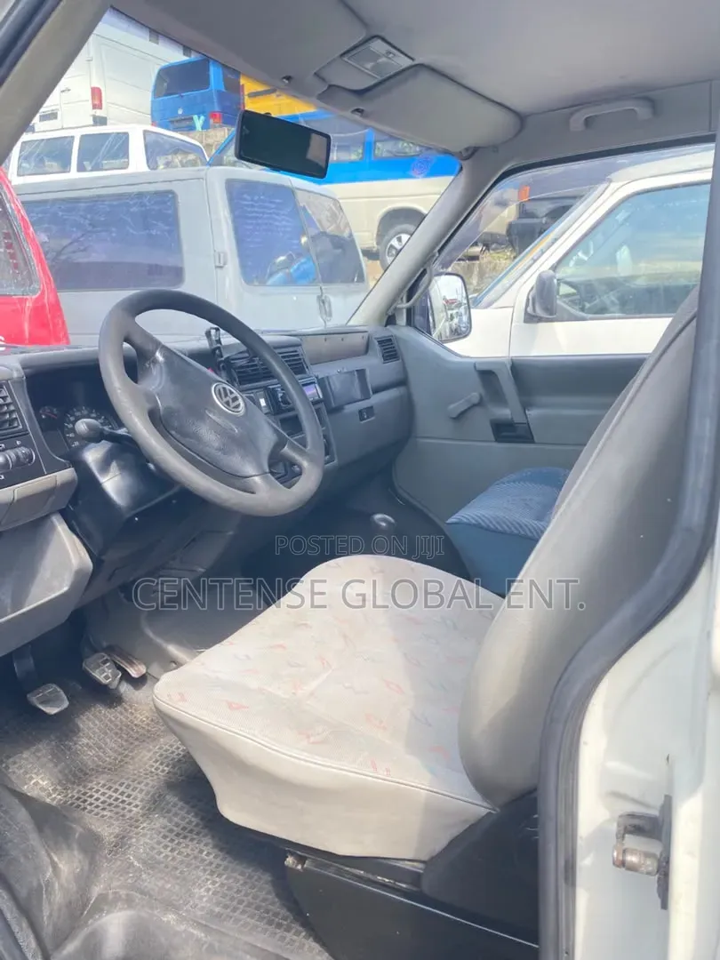 Volkswagen Transporter 2002 Red