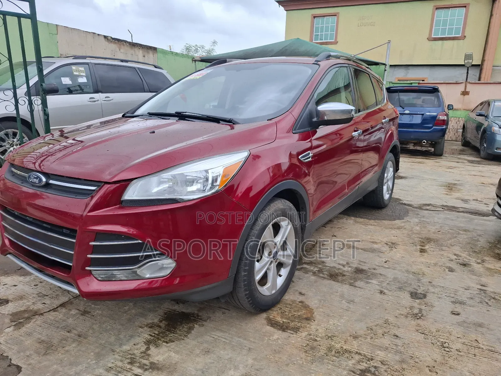 Ford Escape SE 4dr SUV (1.6L 4cyl Turbo 6A) 2015 Red