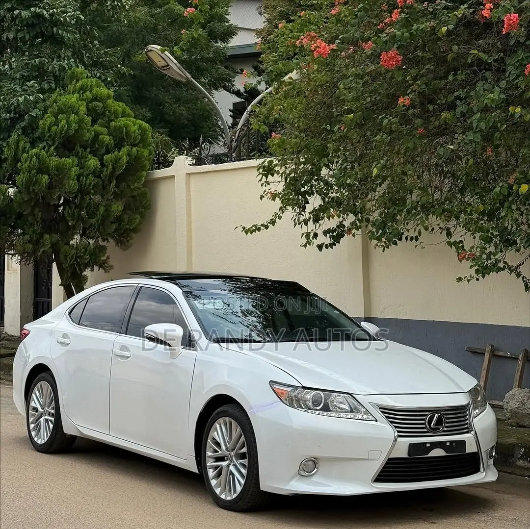 Lexus ES 350 FWD 2015 White