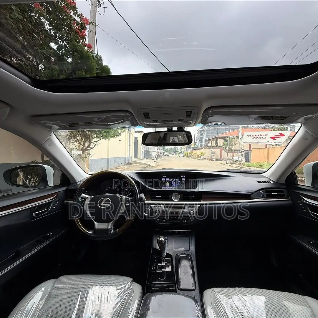Lexus ES 350 FWD 2015 White