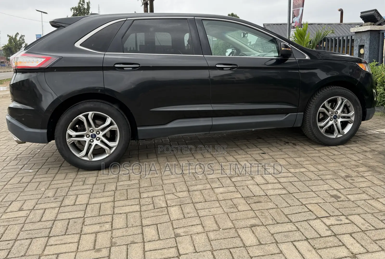 Ford Edge Titanium 4dr SUV (2.0L 4cyl Turbo 6A) 2015 Black