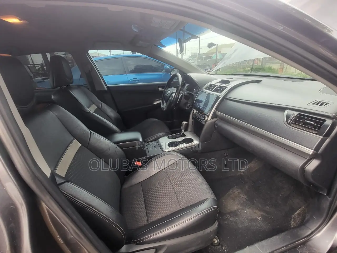 Toyota Camry LE 4dr Sedan (2.5L 4cyl 6A) 2013 Gray