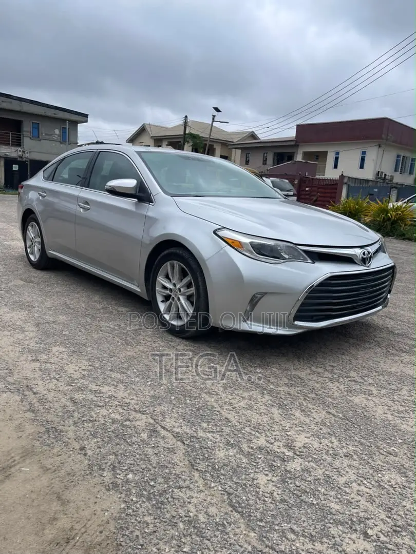 Toyota Avalon XLE 4dr Sedan (3.5L 6cyl 6A) 2014 Silver