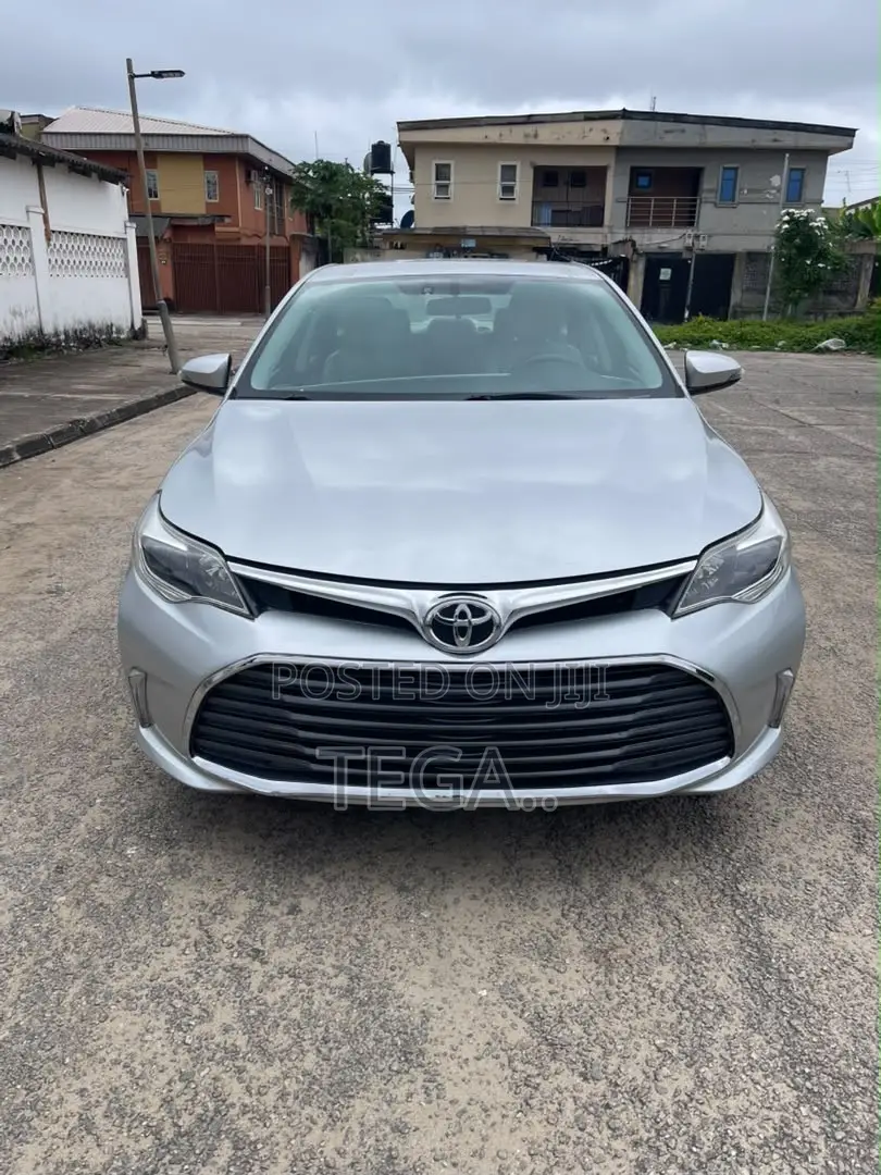Toyota Avalon XLE 4dr Sedan (3.5L 6cyl 6A) 2014 Silver