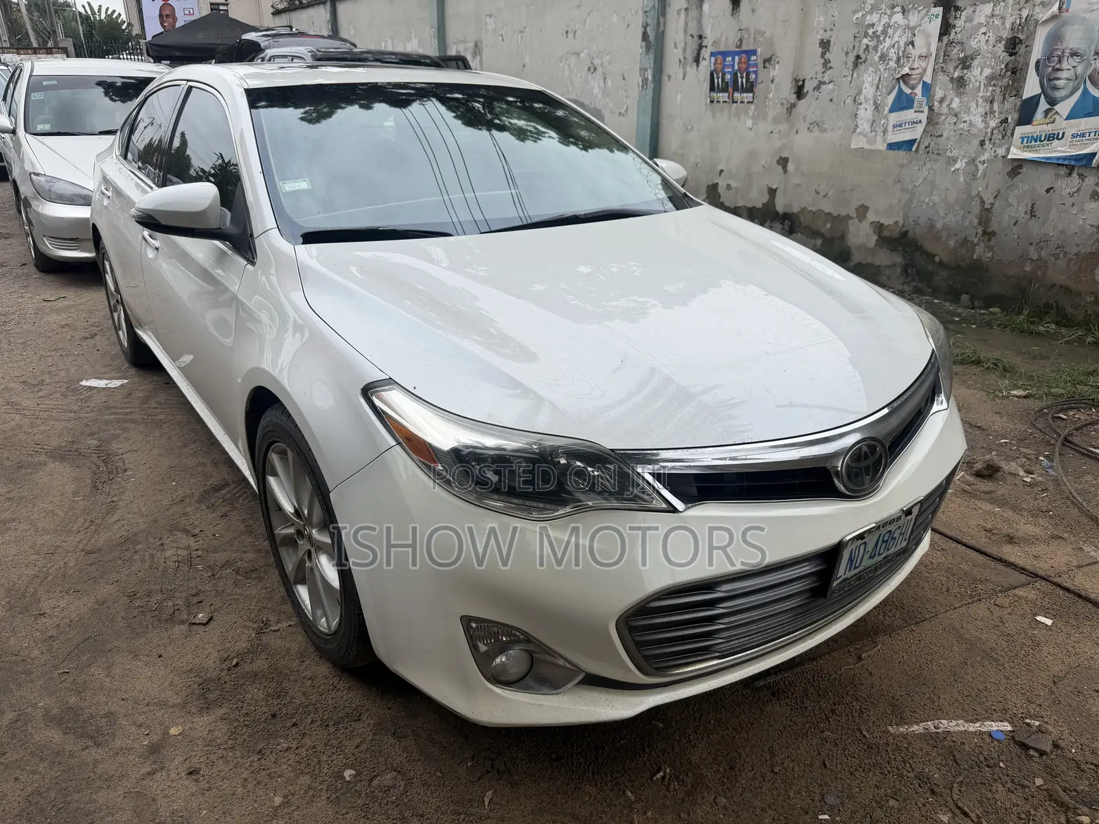Toyota Avalon Limited 4dr Sedan (3.5L 6cyl 6A) 2015 White