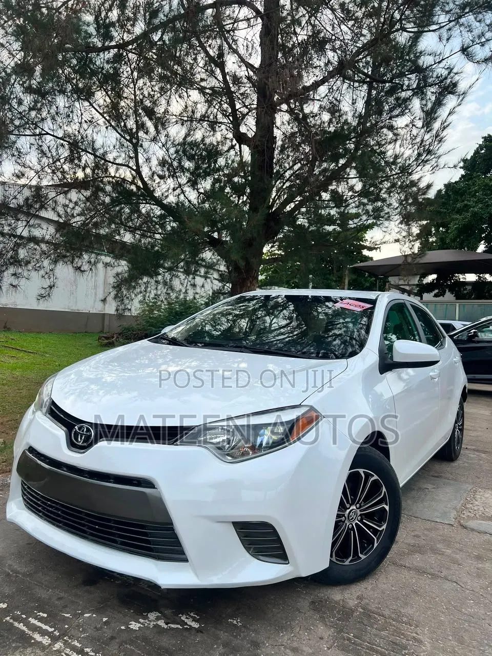 Toyota Corolla LE Eco 4dr Sedan (1.8L 4cyl CVT) 2015 White