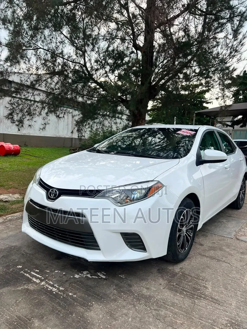 Toyota Corolla LE Eco 4dr Sedan (1.8L 4cyl CVT) 2015 White