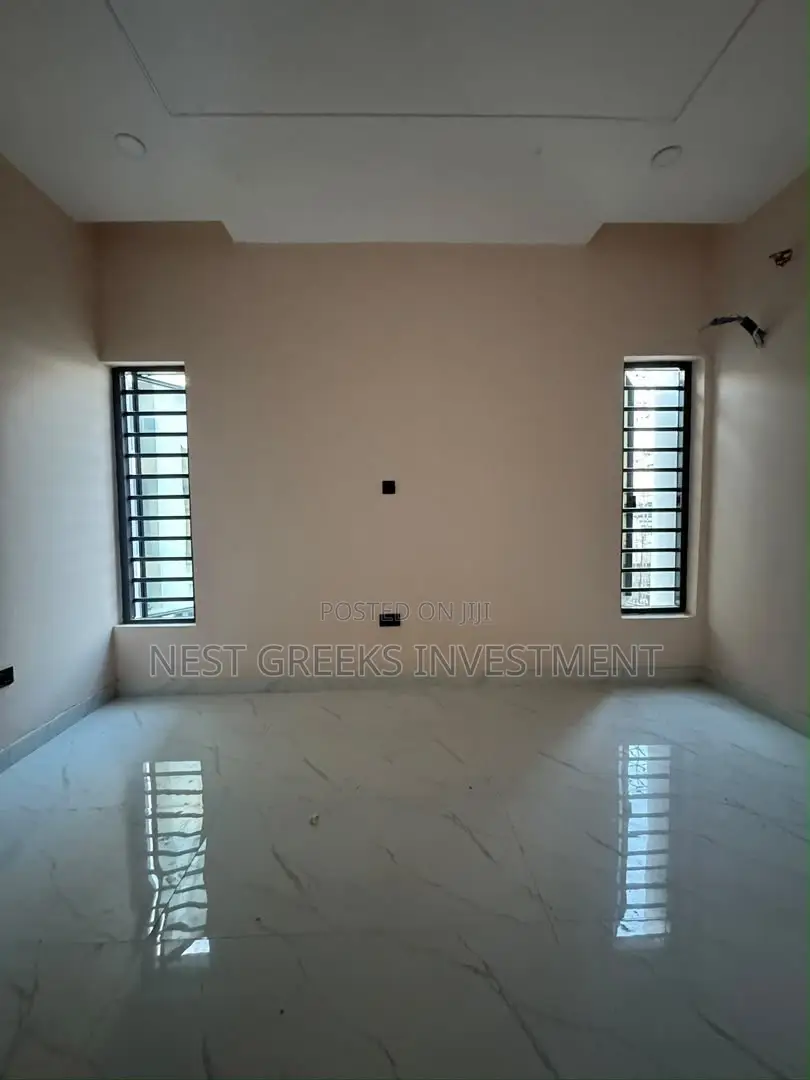 5bdrm Duplex in Adeniyi Jones for sale