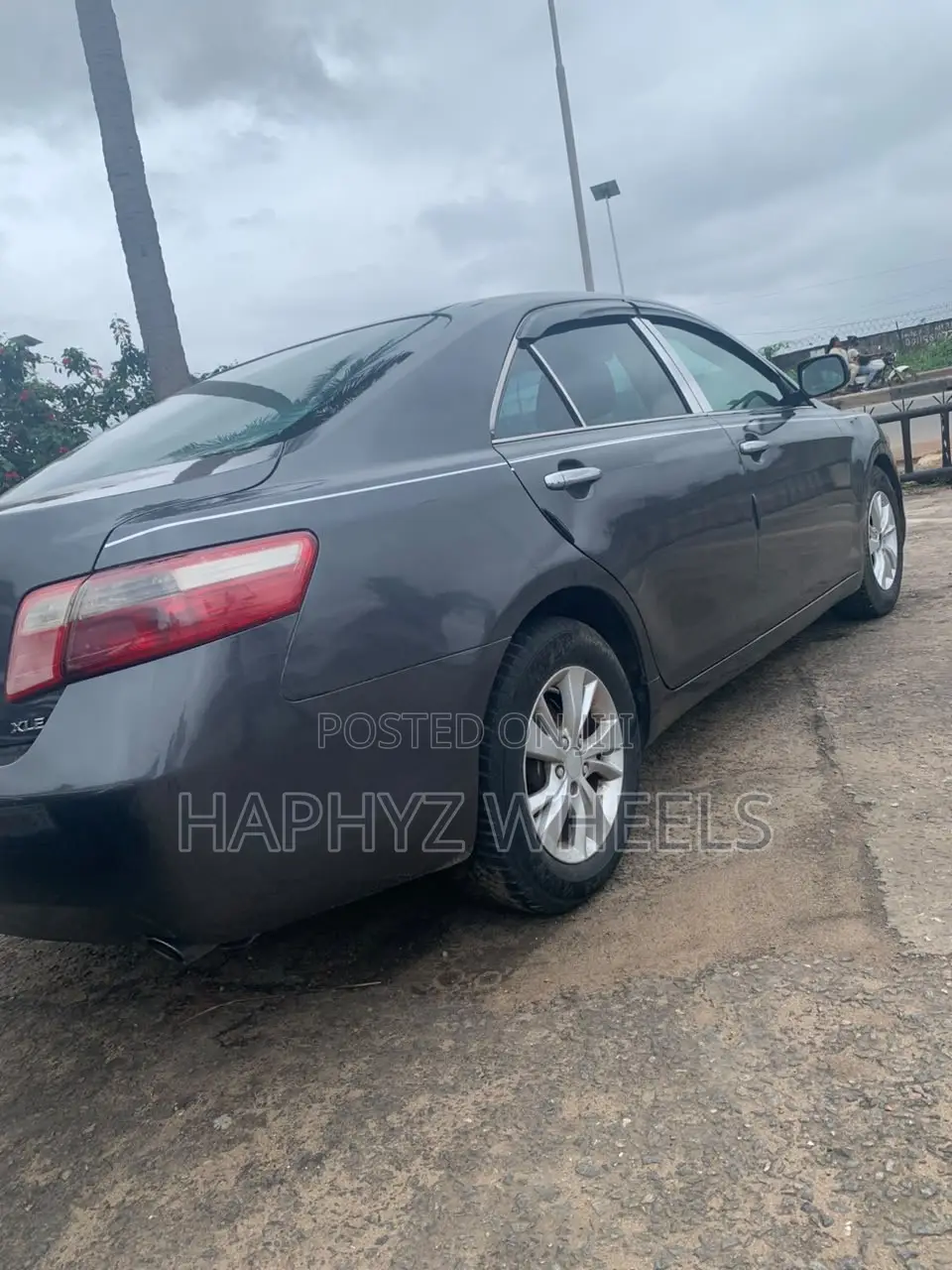Toyota Camry XLE 4dr Sedan (2.4L 4cyl 5A) 2009 Gray