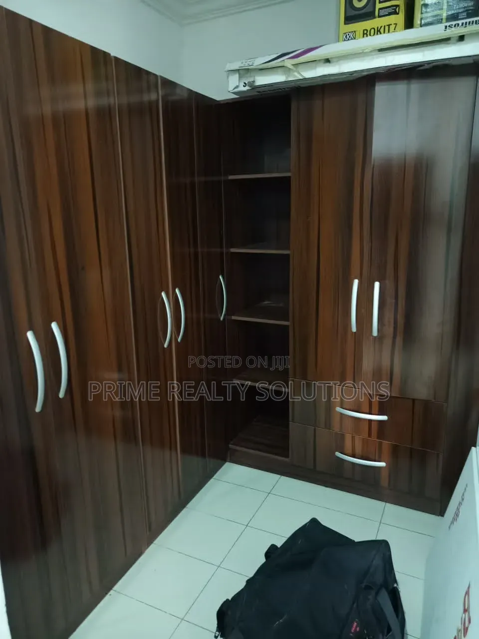 1bdrm Shared Apartment in Osapa london for rent