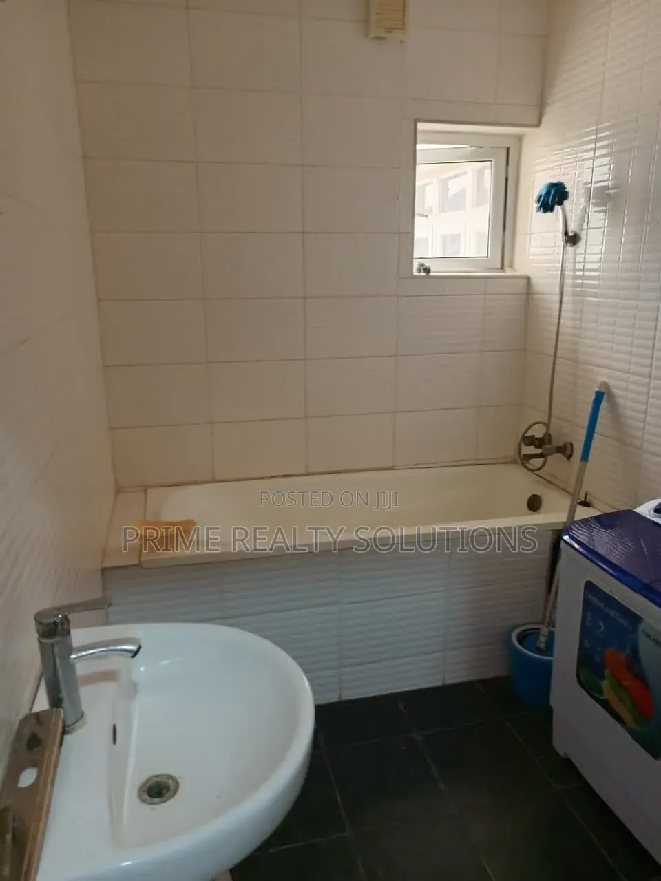 1bdrm Shared Apartment in Osapa london for rent