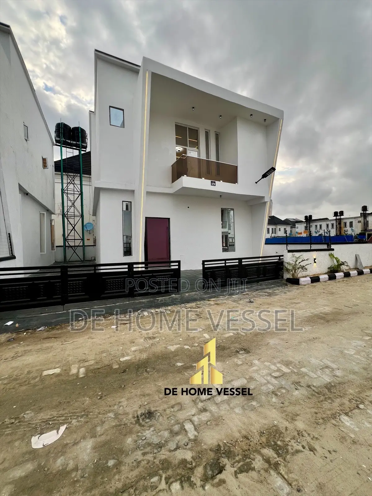 4bdrm Duplex in Ikota for sale