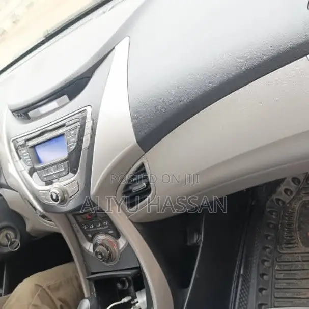 Hyundai Elantra 2013