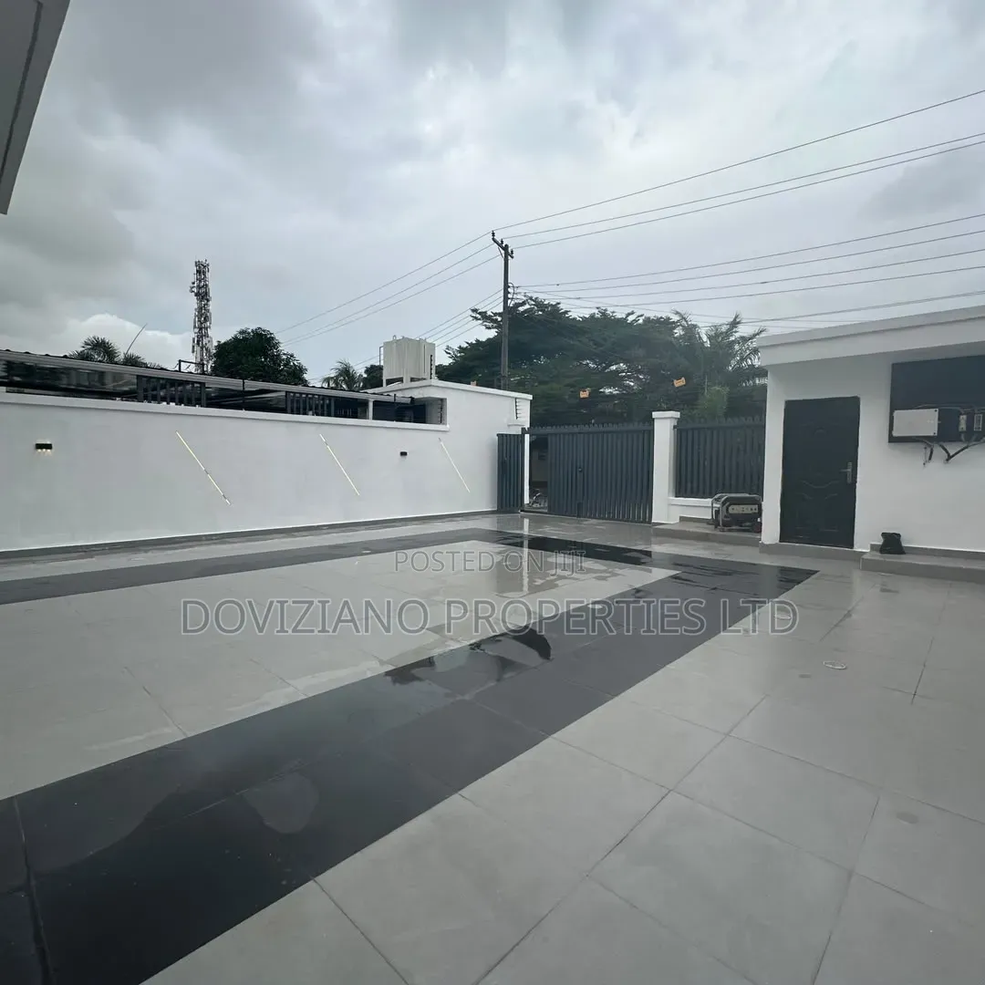 5bdrm Duplex in Lekki Phase 1 for sale