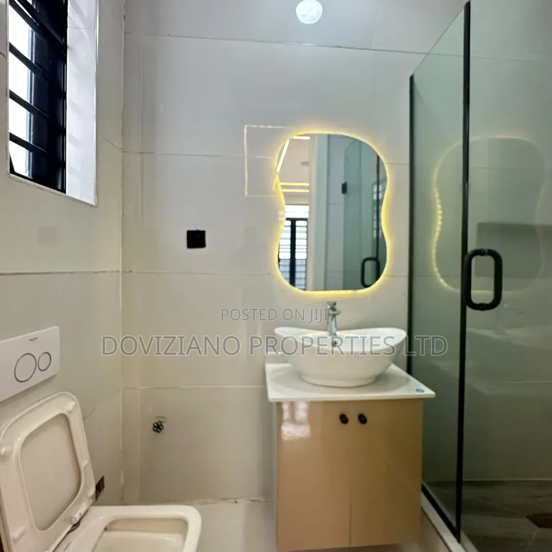5bdrm Duplex in Lekki Phase 1 for sale