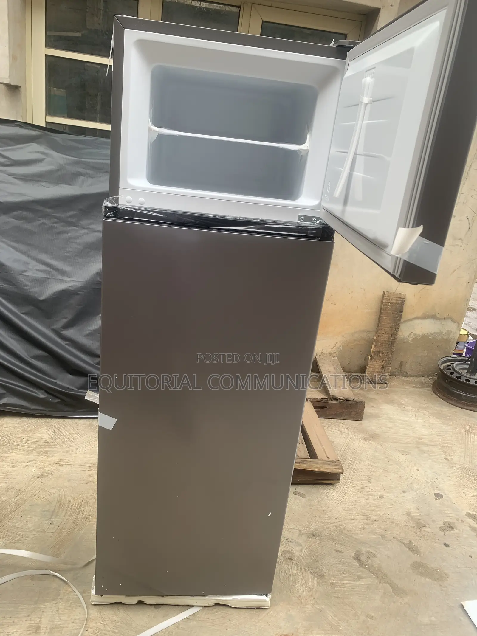 Hisense REF240DR 240L – Convenient Kitchen Storage