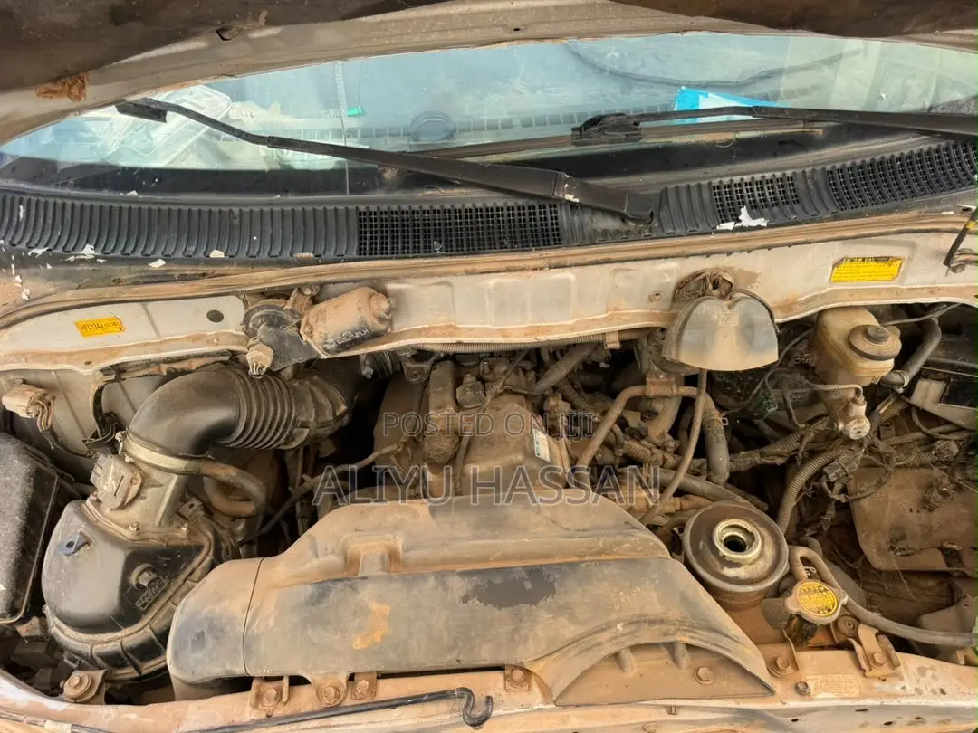 Toyota Grand HiAce 2002 Silver
