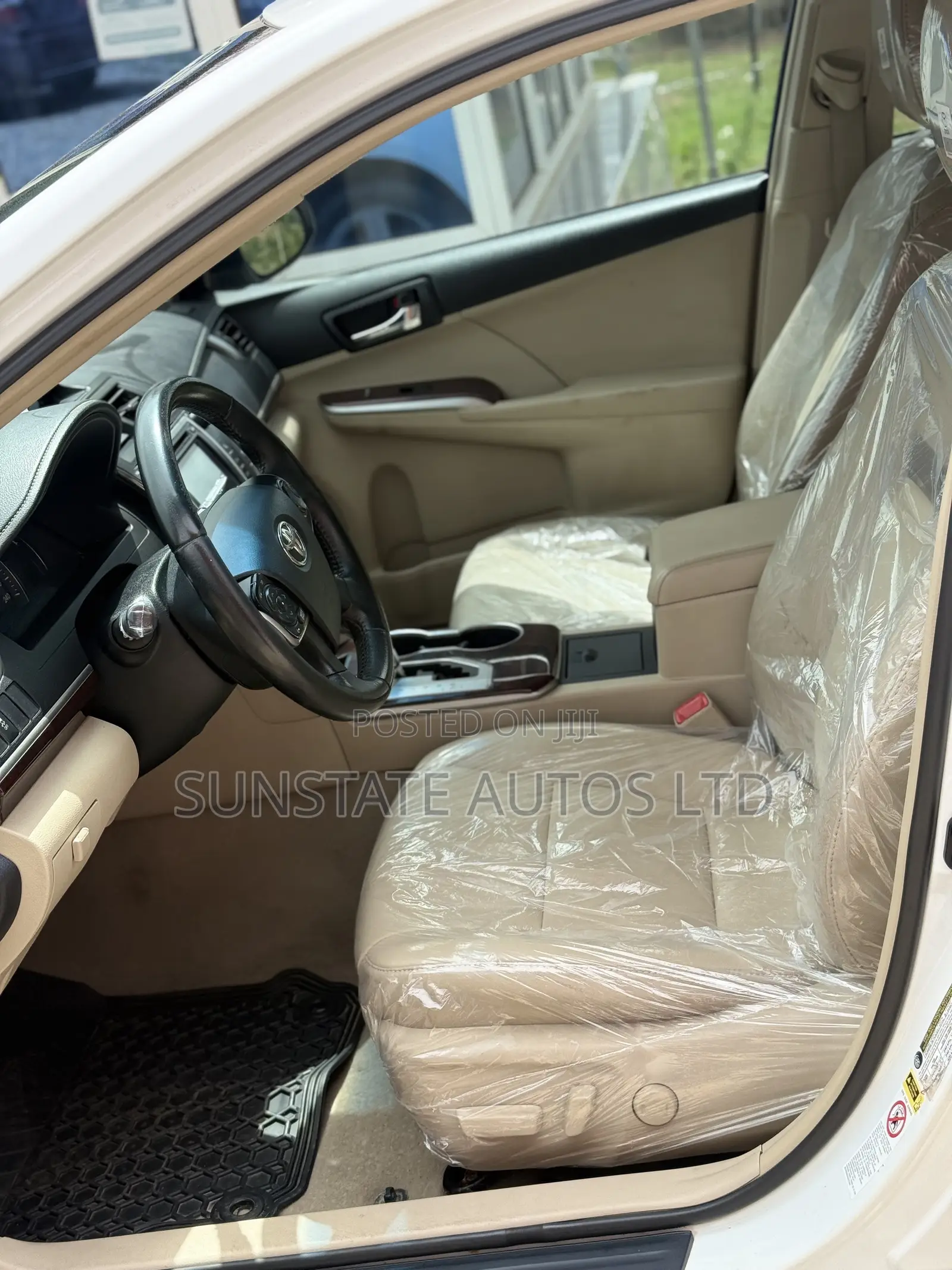 Toyota Camry XLE 4dr Sedan (2.5L 4cyl 6A) 2013 White
