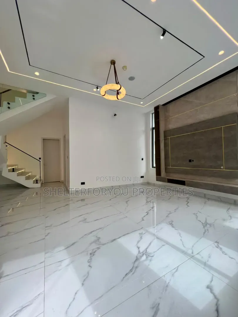 5bdrm Duplex in Lekki Expressway for sale
