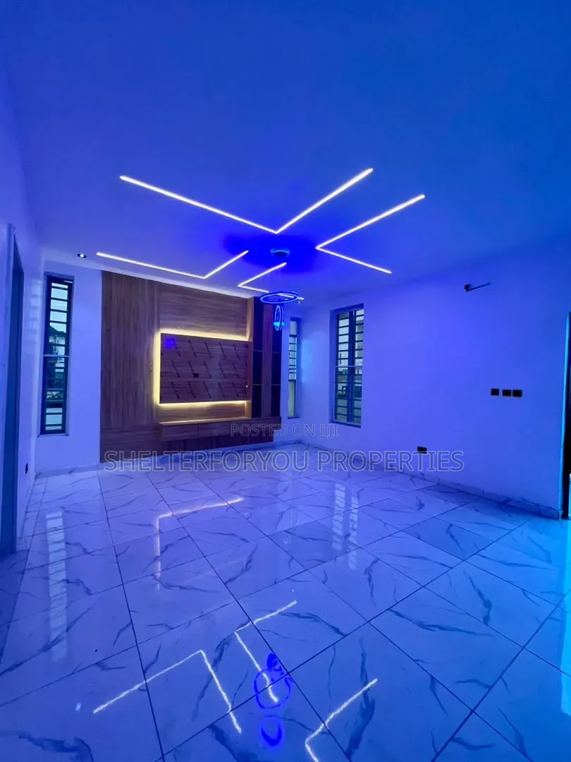 4bdrm Duplex in Ikota for sale