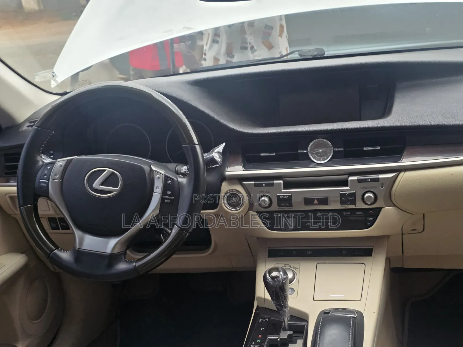 Lexus ES 350 FWD 2014 White