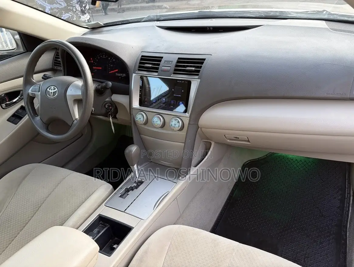 Toyota Camry 2008 Gold