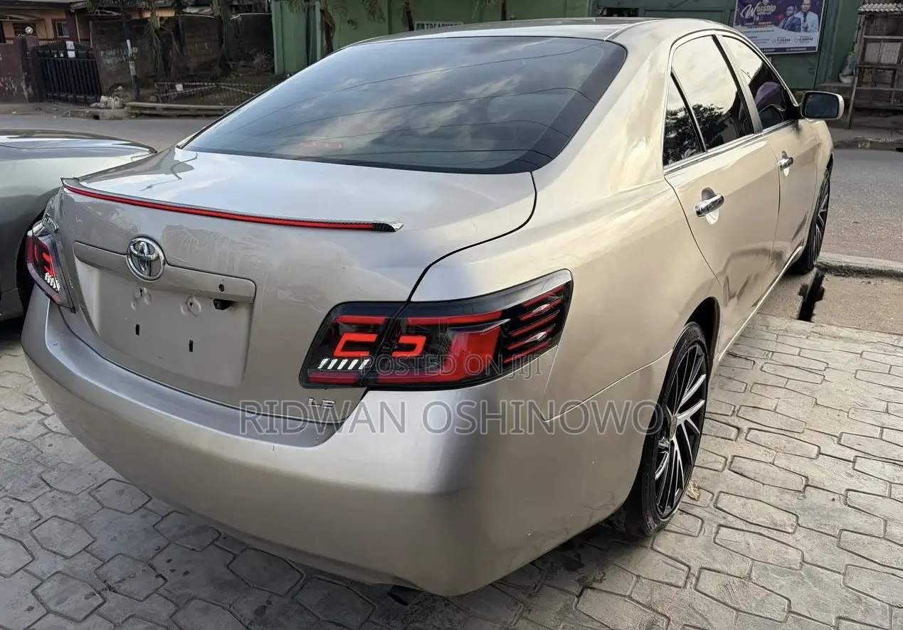 Toyota Camry 2008 Gold