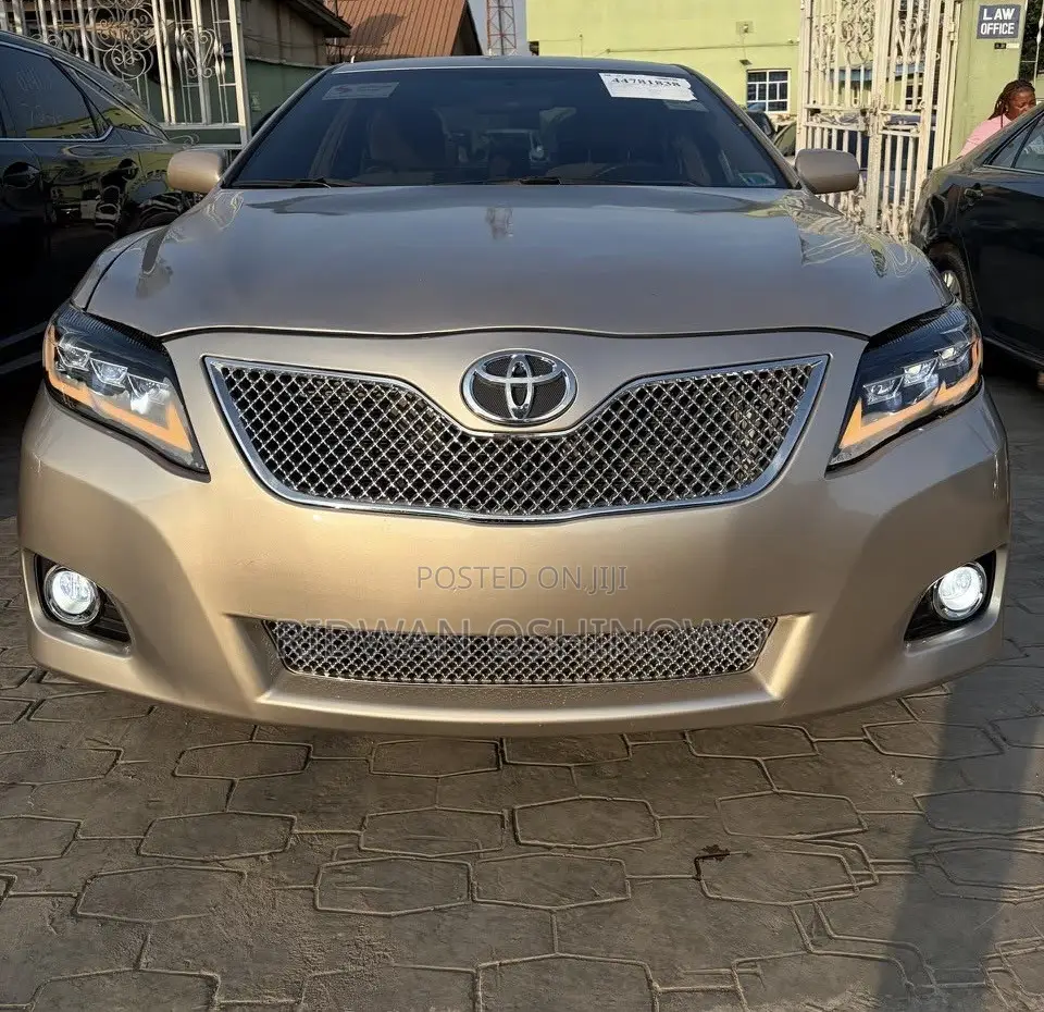 Toyota Camry 2008 Gold