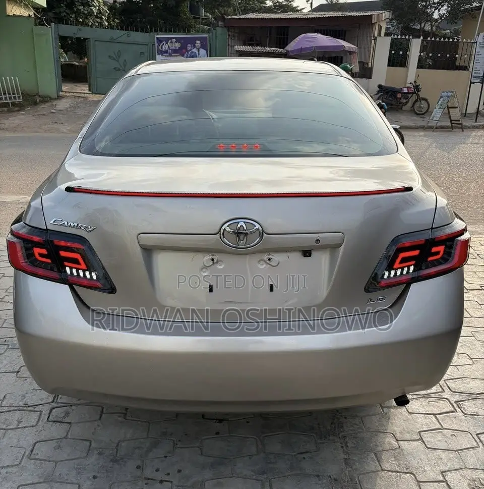 Toyota Camry 2008 Gold