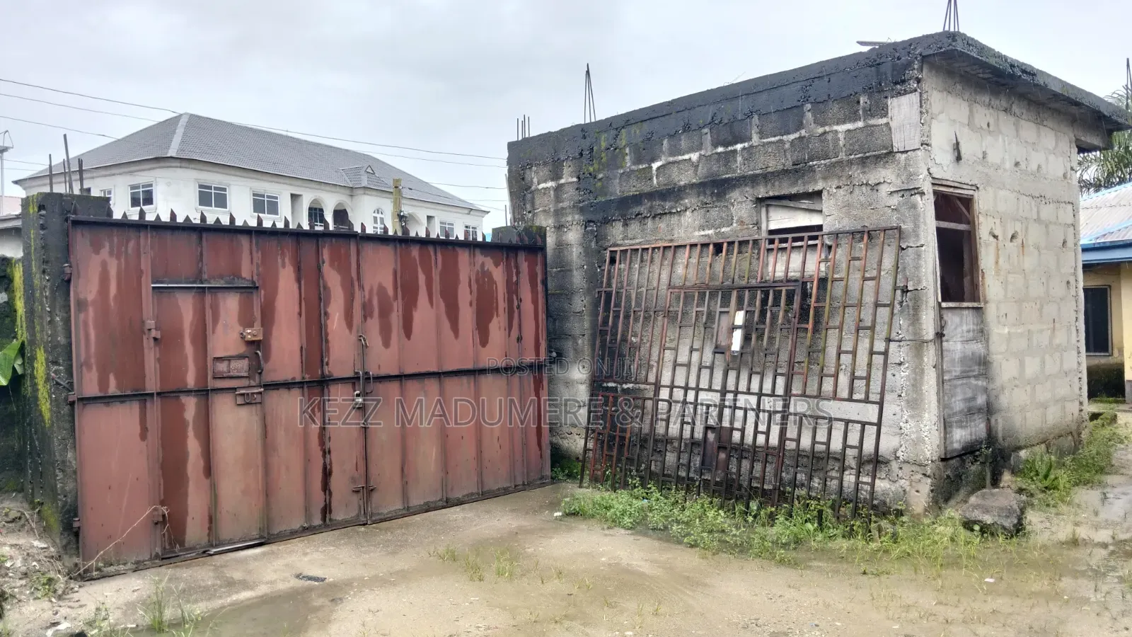 4bdrm Duplex in Near Save Alive, Rumuomasi for sale