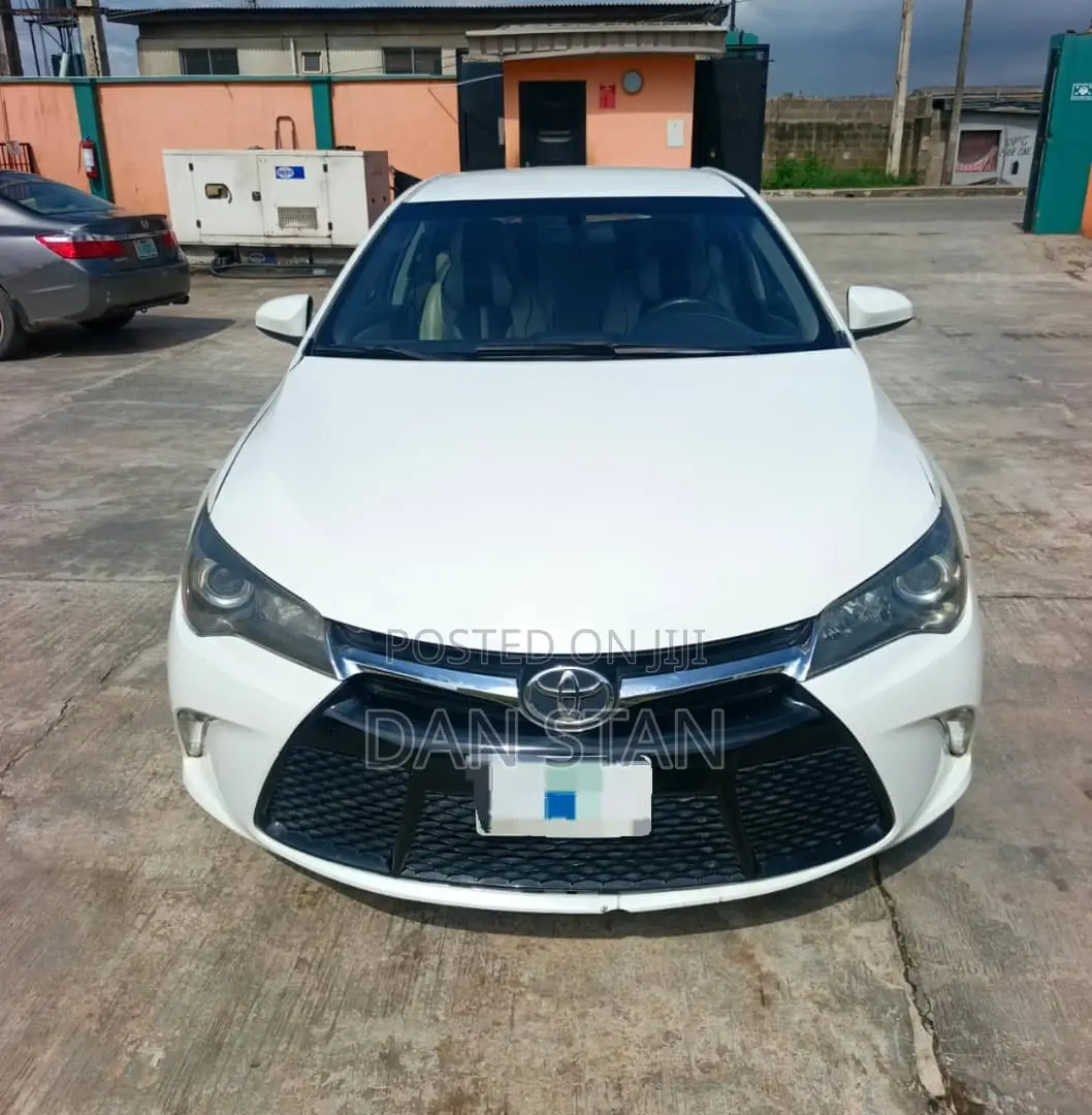 Toyota Camry 2016 White