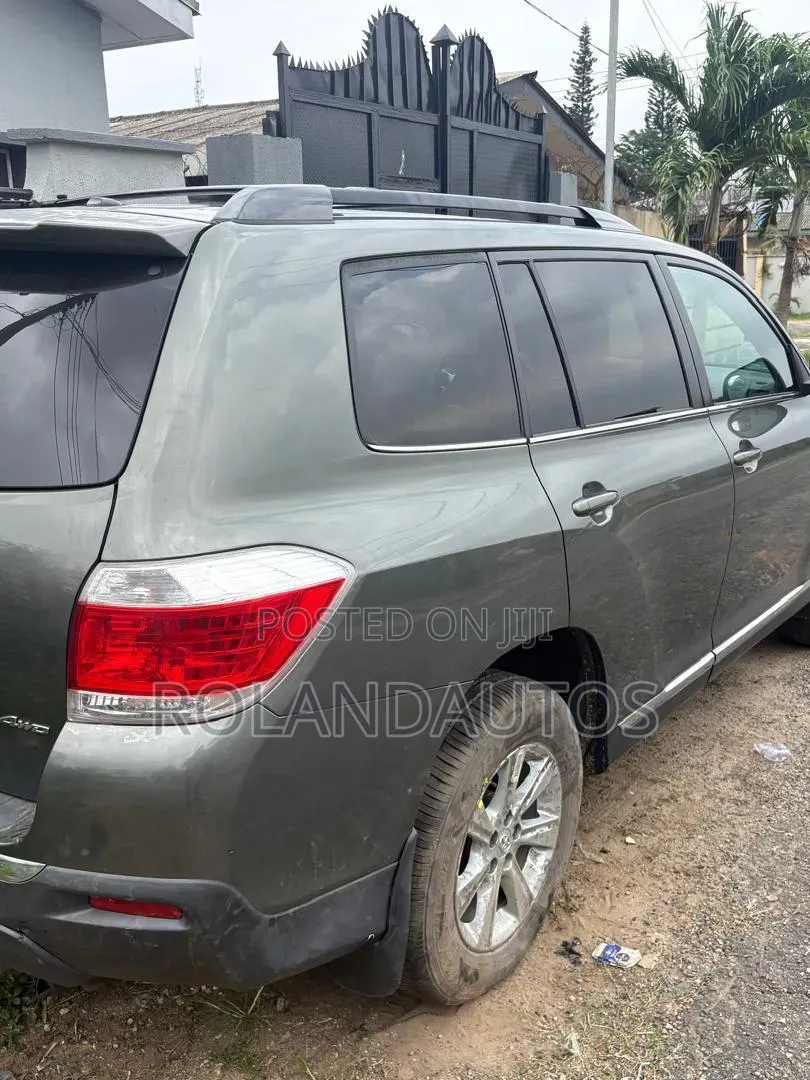 Toyota Highlander 2012 Green