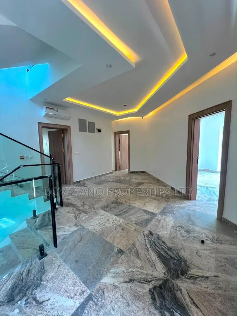 5bdrm Duplex in Old Ikoyi for sale