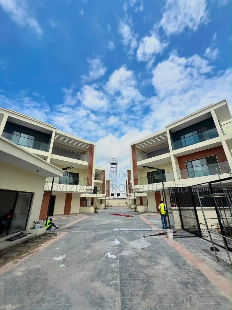 5bdrm Duplex in Old Ikoyi for sale