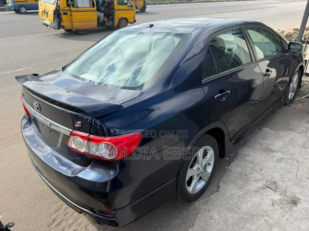 Toyota Corolla 2011 Blue