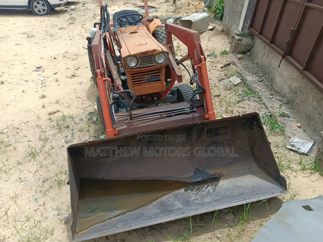 Kubota Farm Tractor L245