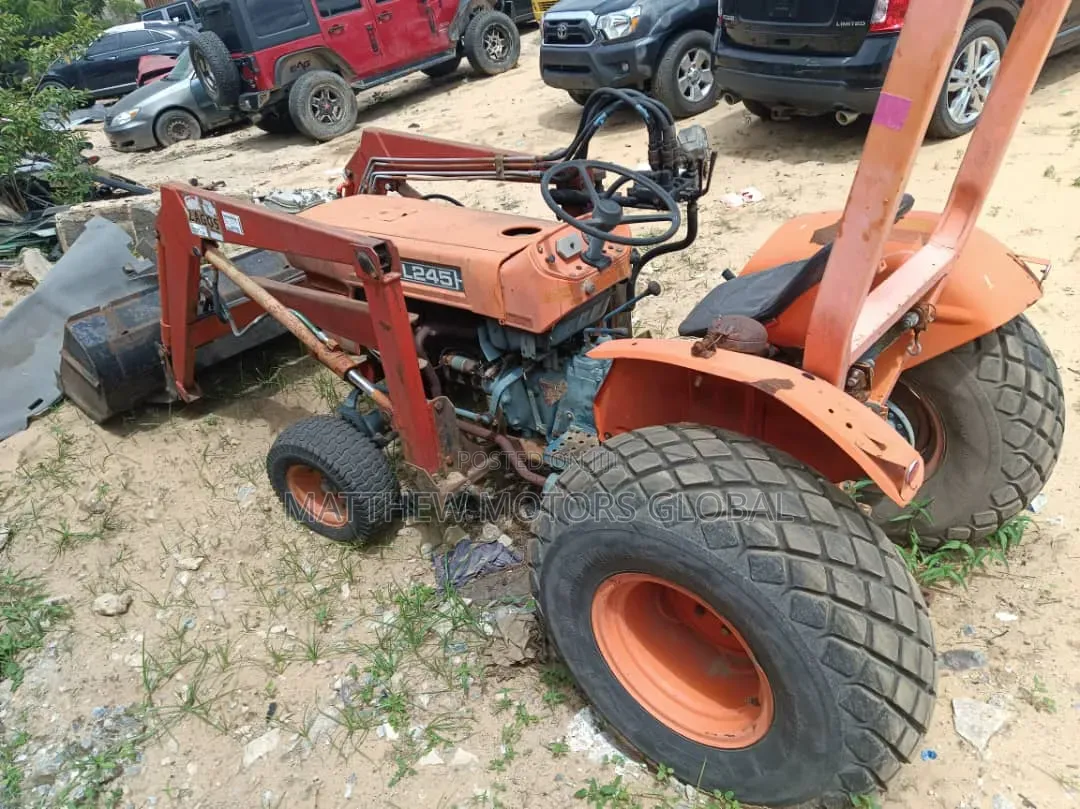 Kubota Farm Tractor L245