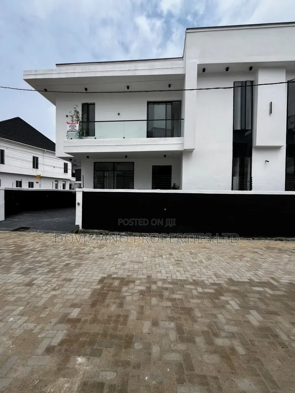 4bdrm Duplex in Off Lekki-Epe Expressway for sale