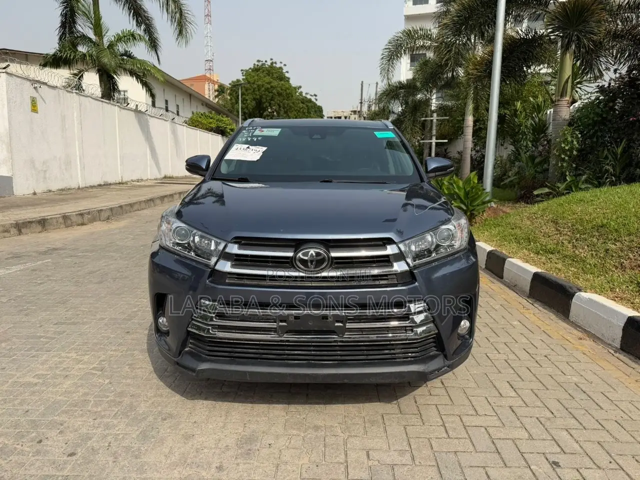 Toyota Highlander XLE 2019 Blue