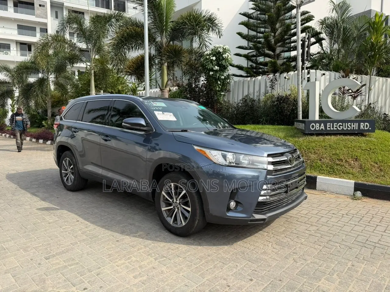 Toyota Highlander XLE 2019 Blue
