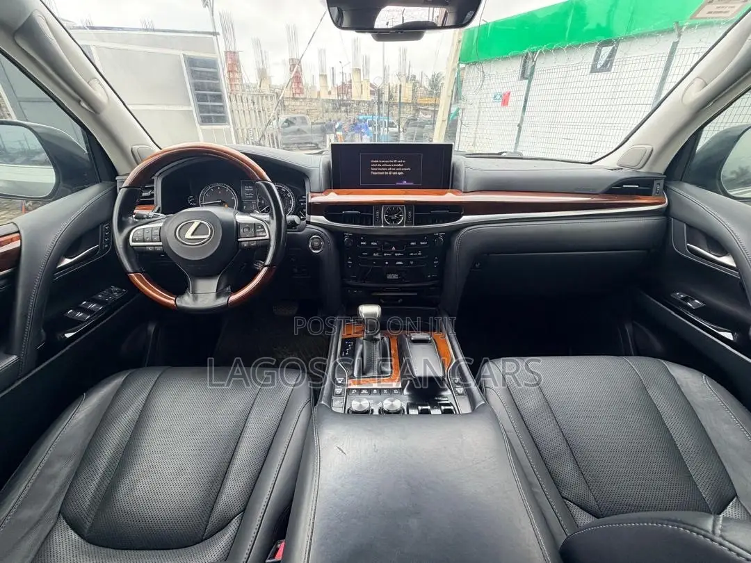 Lexus LX 570 (5 seats) AWD 2017 Silver