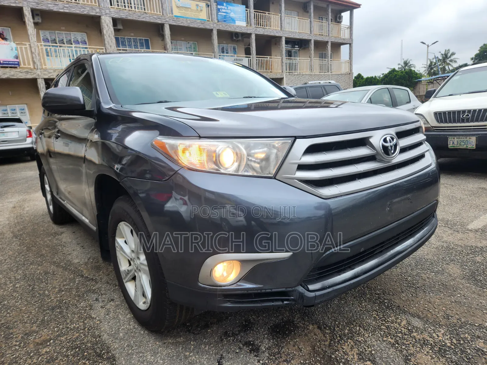 Toyota Highlander Plus 3.5L 4WD 2013 Gray