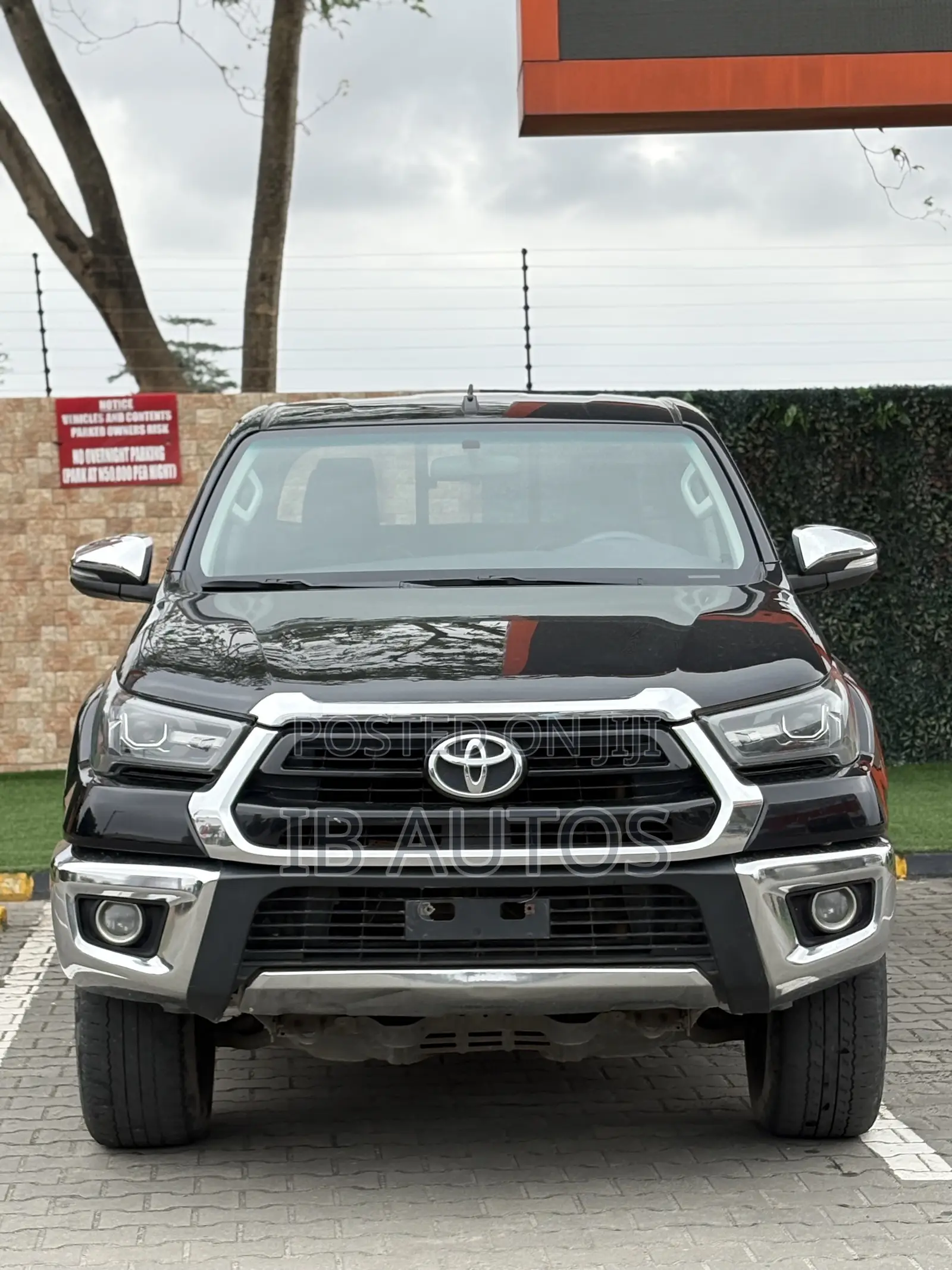 Toyota Hilux 2023 Black